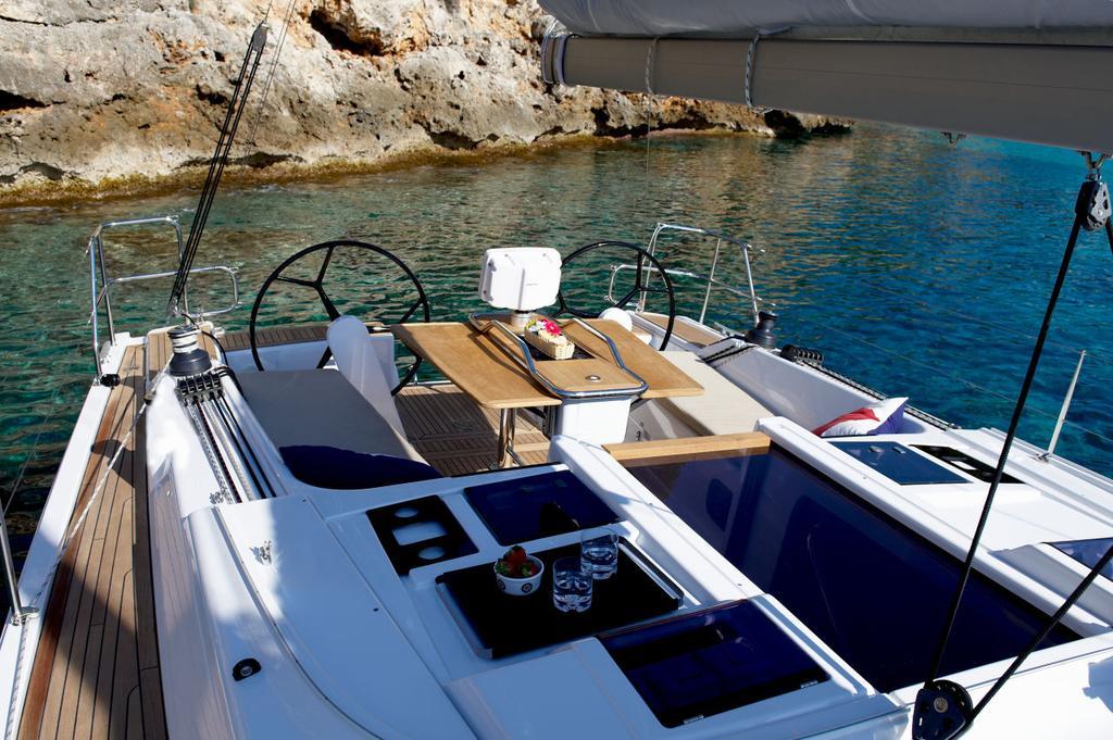 "Alkyoni" Sailing Yacht Hotell Thessaloníki Exteriör bild